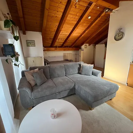 Gemuetliche Dachgeschosswohnung Mit Balkon Apartament *