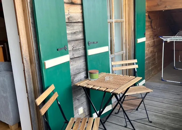 Gemuetliche Dachgeschosswohnung Mit Balkon Apartment *